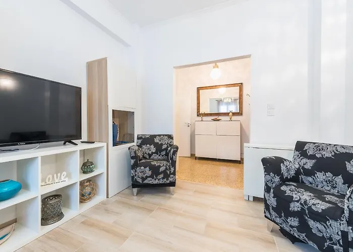 Fresh And Clean Apt For 6 In Koukaki