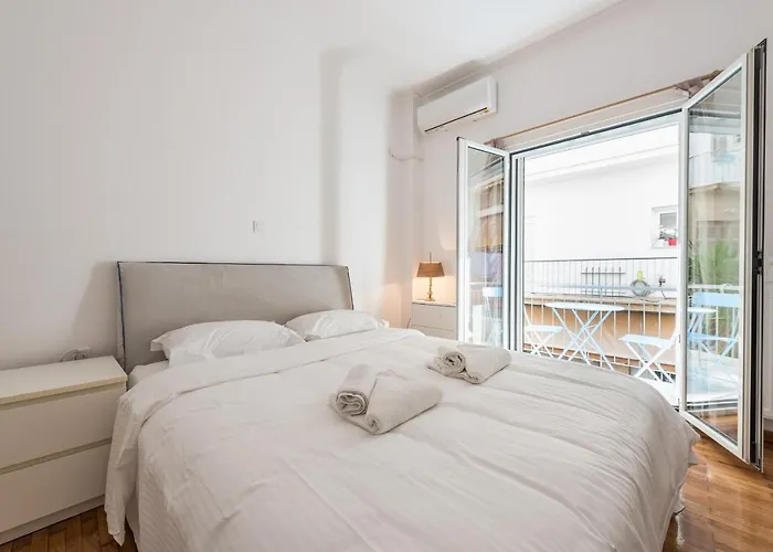 Fresh And Clean Apt For 6 In Koukaki