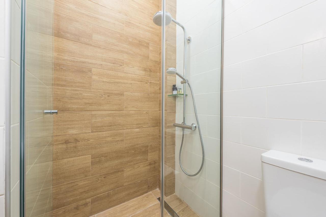 Fresh And Clean For 6 In Koukaki * Athens